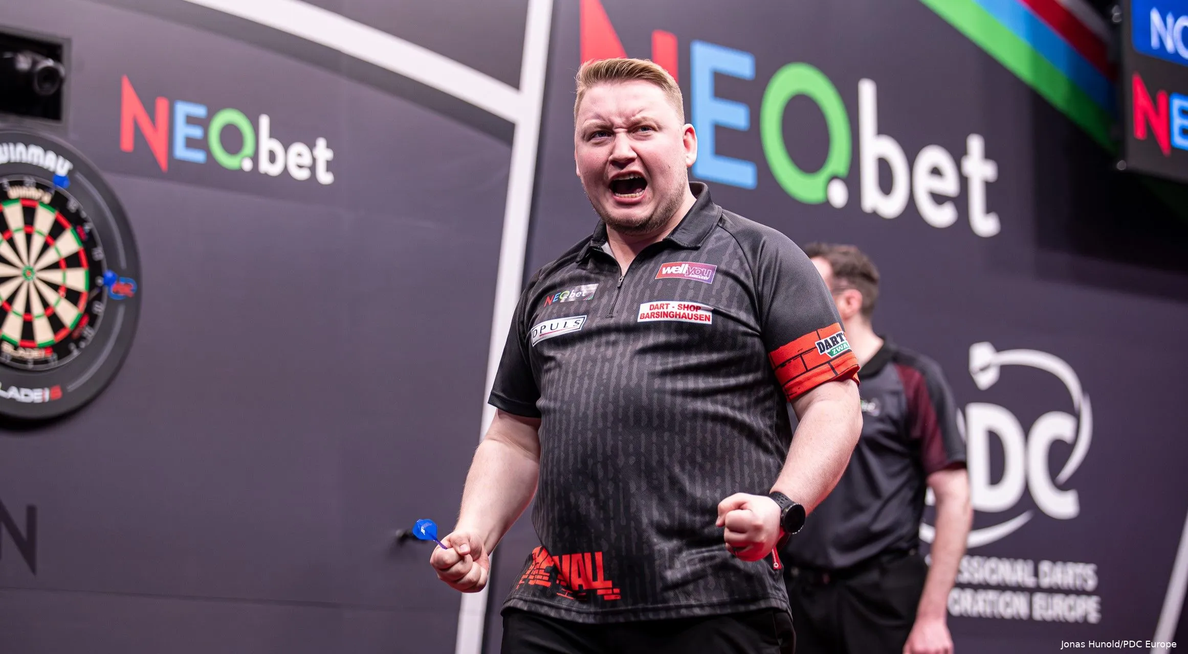 Martin Schindler eases past Brendan Dolan in first round World Grand 